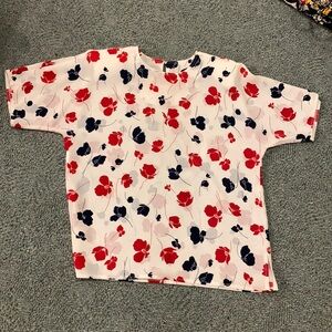 Da-Rue of California blouse. Size 12. White with red and blue flowers.